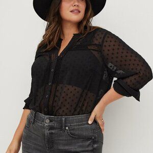 Torrid Chiffon Clip Dot With Lace Inset Top 3X black